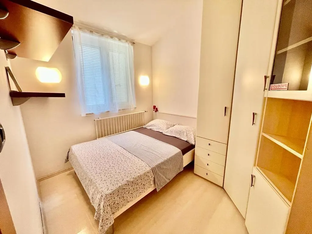 Belview - Beachfront Apartments Pula