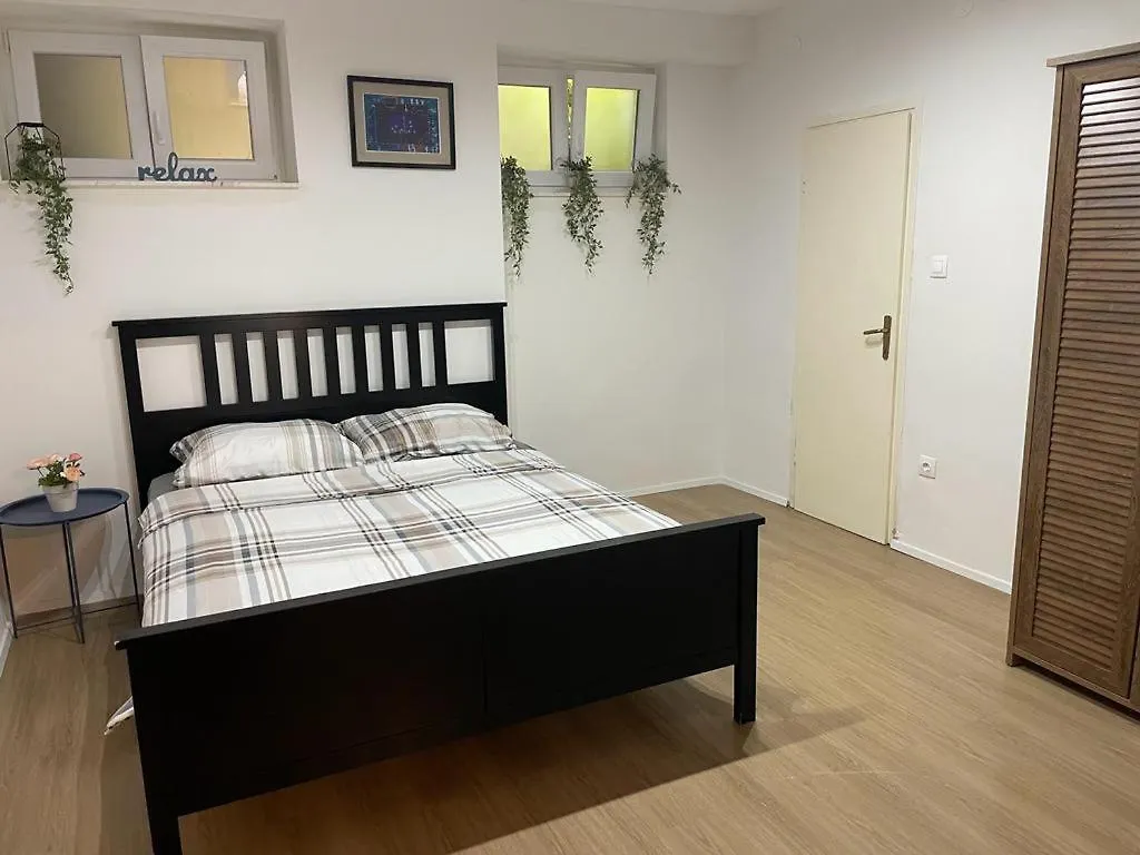 Belview - Beachfront Apartments Pula