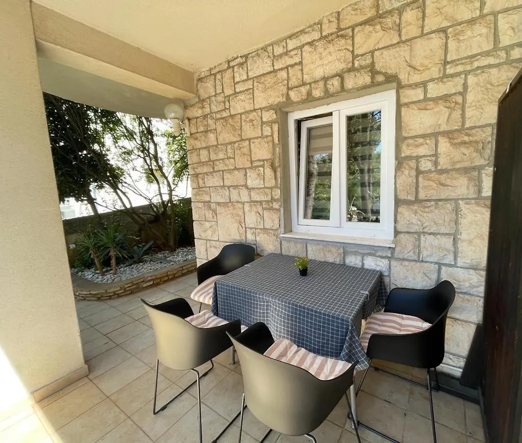 Belview - Beachfront Apartments Pula 0*,  Croatie