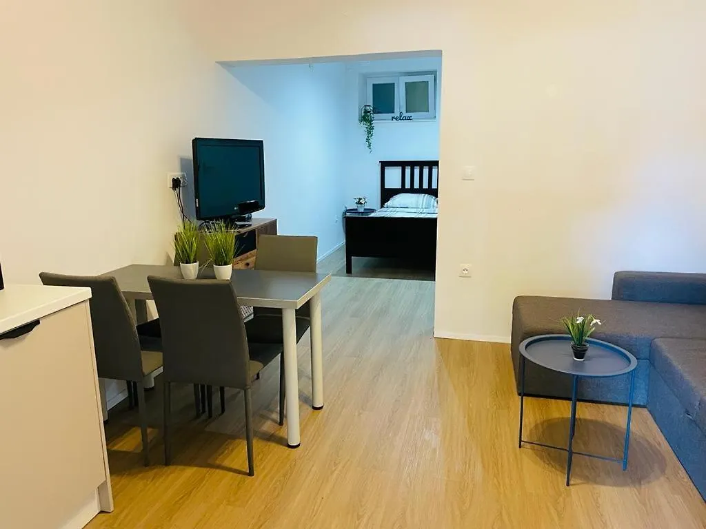 Belview - Beachfront Apartments Pula